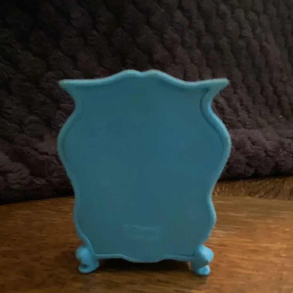 Unbranded scale blue
